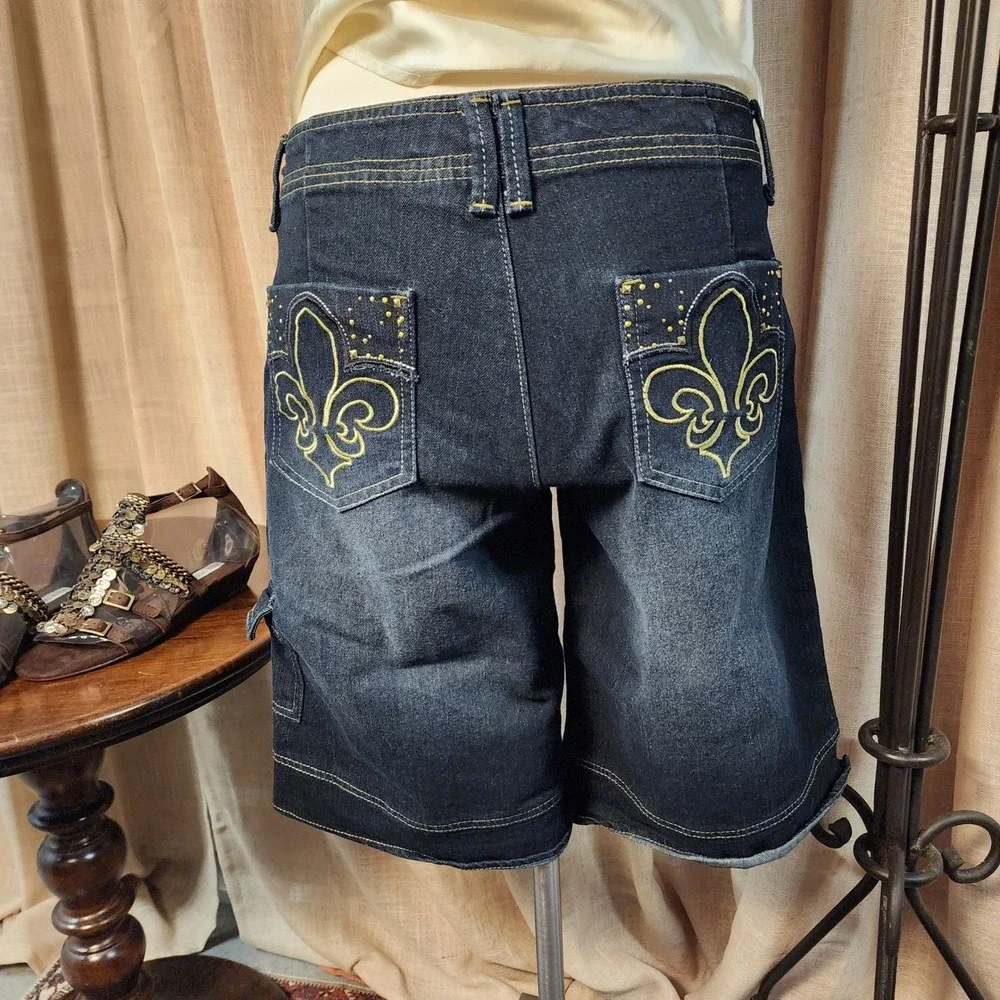Y2K Dereon 9/10 Dark Wash Denim Cargo Bermuda Jorts Fleur de Lis Studded Wide